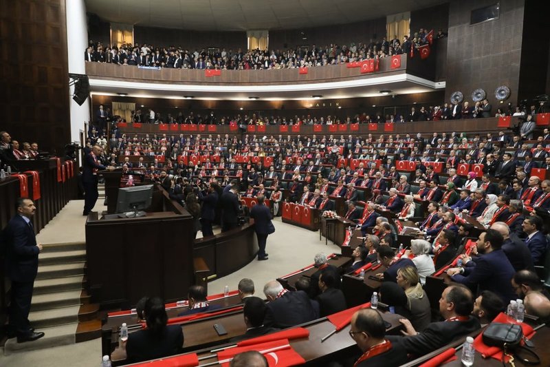 Fuat Oktay: AK Parti Grup Toplantısı'nda İç ve Dış Siyaset Değerlendirildi, Hizmet Siyasetinden Taviz Yok - Görsel 4