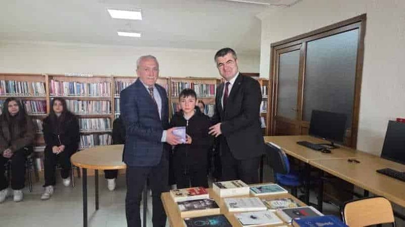 Gürgentepe İlçe Milli Eğitim Müdürü Öğrencilerle Buluştu, Kütüphaneler Haftası Etkinlikleri Kapsamında Ödül Töreni Düzenlendi - Görsel 5