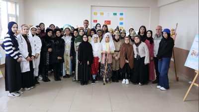 Karapürçek'te Kütüphaneler Haftası Coşkusu: Kaymakam ve İlçe Milli Eğitim Müdürü Katıldı
