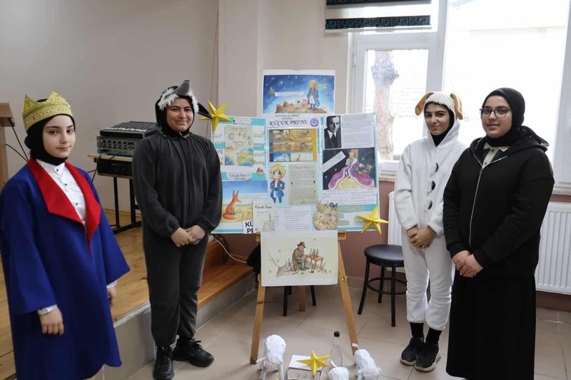 Karapürçek'te Kütüphaneler Haftası Coşkusu: Kaymakam ve İlçe Milli Eğitim Müdürü Katıldı - Görsel 3