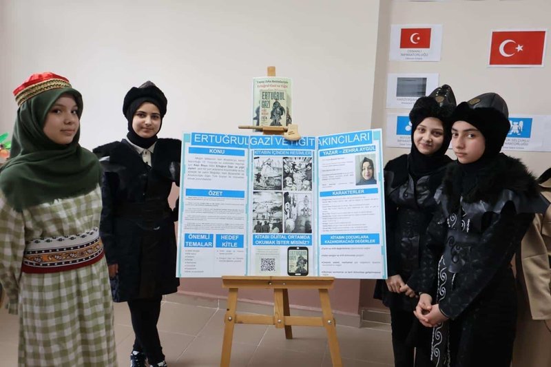 Karapürçek'te Kütüphaneler Haftası Coşkusu: Kaymakam ve İlçe Milli Eğitim Müdürü Katıldı - Görsel 4