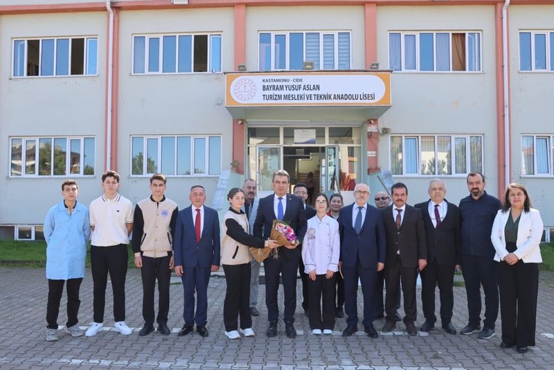 Kastamonu İl Milli Eğitim Müdürü Hasan Gümüş, Cide'de Mesleki Liselilerle Buluştu - Görsel 2