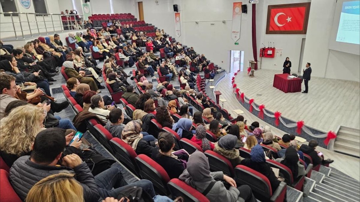 Kütahya'da Öğretmenlere Otizm Farkındalık Eğitimi Verildi