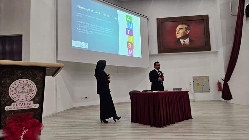 Kütahya'da Öğretmenlere Otizm Farkındalık Eğitimi Verildi - Görsel 4