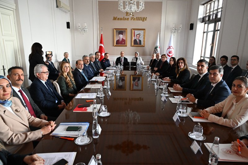 Manisa'da Kadına Yönelik Şiddetle Mücadelede Yeni Dönem: Sosyal Risk Haritası Değerlendirildi - Görsel 2