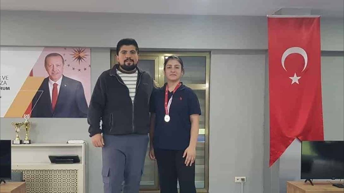 Mengenli Öğrencilerden Bilardoda Büyük Başarı: Ayşe Polat İl Birincisi