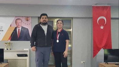 Mengenli Öğrencilerden Bilardoda Büyük Başarı: Ayşe Polat İl Birincisi