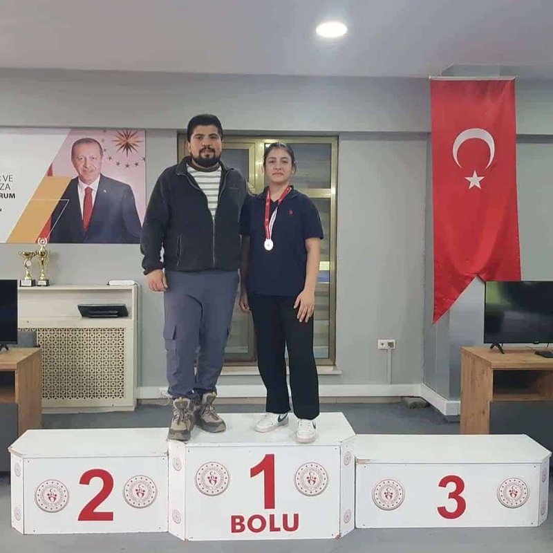 Mengenli Öğrencilerden Bilardoda Büyük Başarı: Ayşe Polat İl Birincisi - Görsel 2