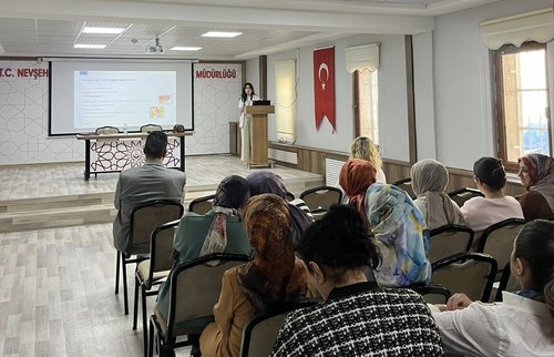 Nevşehir Aile ve Sosyal Hizmetler Çalışanlarına Sağlıklı Yaşam Eğitimleri - Görsel 3