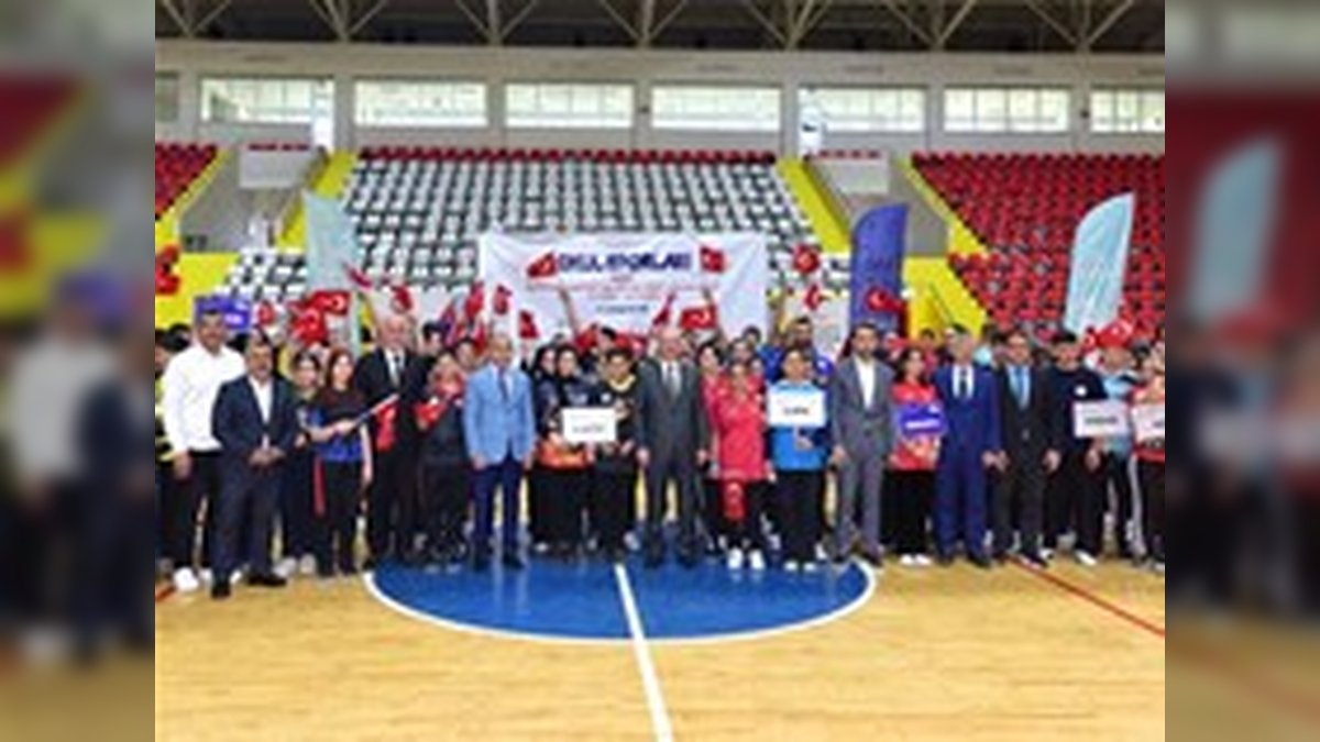 Osmaniye'de Yıldızlar/Gençler Kız-Erkek Dart Grup Birinciliği Başladı