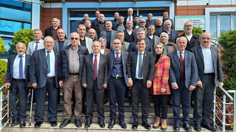 Rize'de Muhtarlar ve Sağlık Müdürlüğü Arasında Sağlık Talepleri İçin İstişare Toplantısı