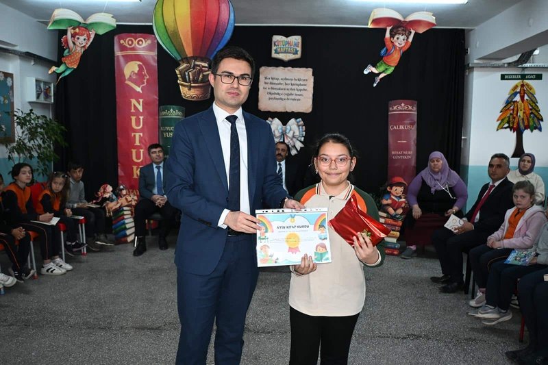 Sarıoğlan'da Kütüphaneler Haftası'nda Kitap Okuma Etkinliği - Görsel 2