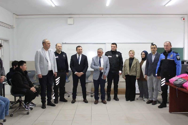 Savaştepe'de "Birlikte Daha Güçlüyüz" Projesi Fatih Ortaokulu'nda Başladı - Görsel 3