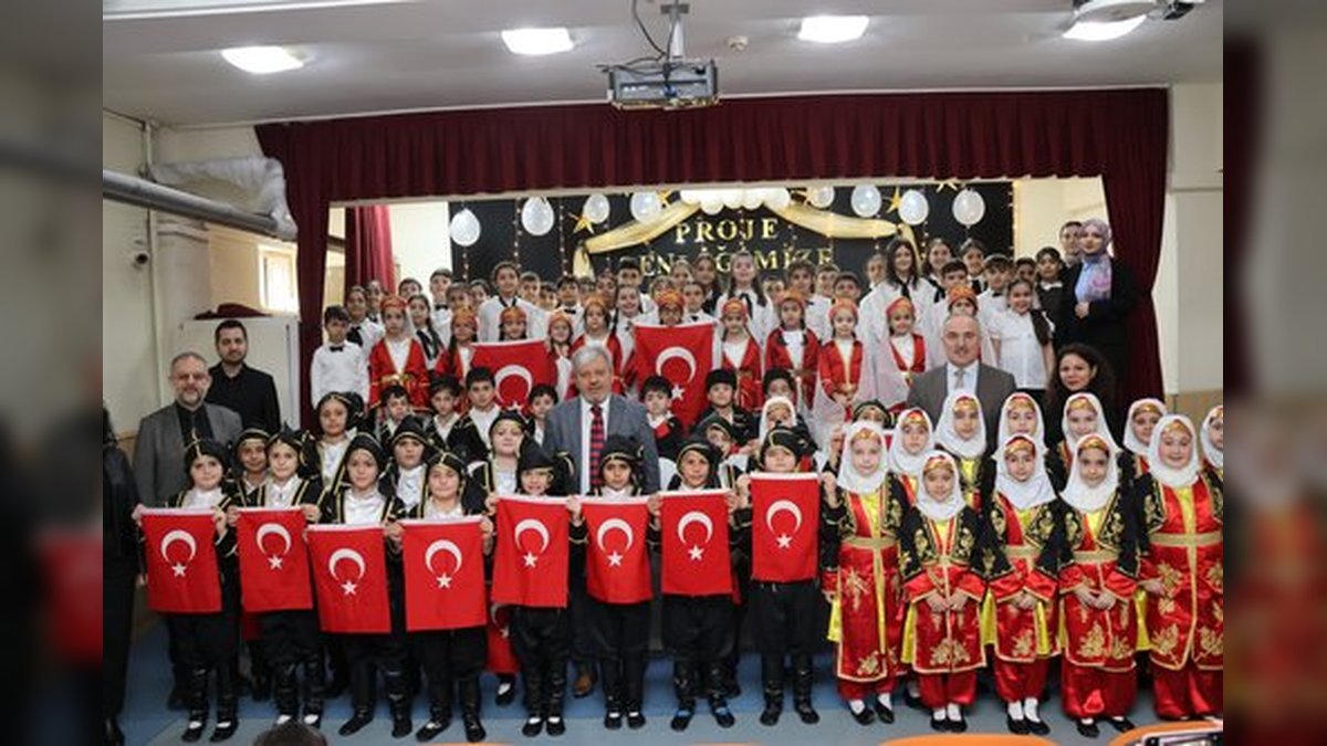 Sultanbeyli'de Okul Ziyareti: İlçe Milli Eğitim Müdürü Aydın'dan Özgün Projelere Destek