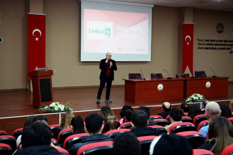 Trakya Üniversitesi'nde Dijital İtibar ve LinkedIn Eğitimi - Görsel 2