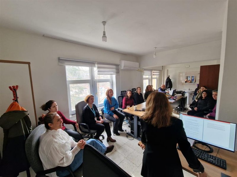 Tunceli İl Sağlık Müdürlüğü'nden Kadına Yönelik Şiddetle Mücadele Eğitimleri - Görsel 2