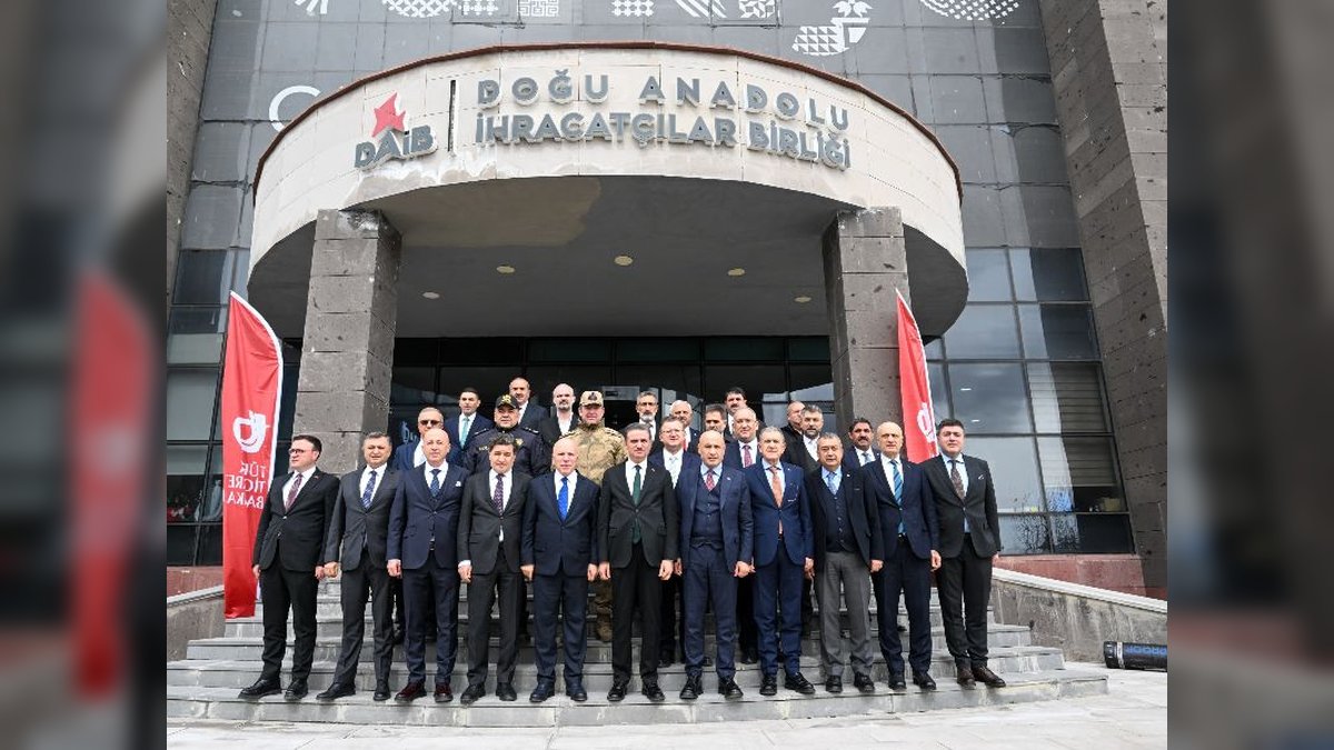 Vali Aydın Baruş, Türk Ticaret Bankası Erzurum Şubesi'nin Açılışına Katıldı