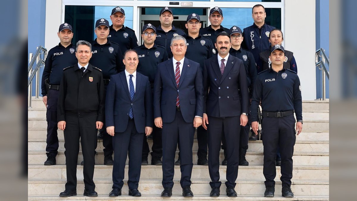 Vali Mustafa Yavuz, Karaisalı Jandarma ve Emniyet Müdürlüklerini Ziyaret Etti