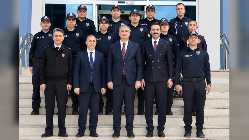 Vali Mustafa Yavuz, Karaisalı Jandarma ve Emniyet Müdürlüklerini Ziyaret Etti