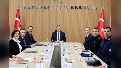 Vali Mustafa Yavuz Karaisalı'yı Ziyaret Etti: Yatırımlar ve Öğrencilerle Buluşma