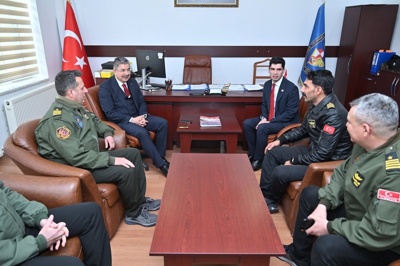 Vali Yılmaz'dan İnönü THK Havacılık Eğitim Merkezi'ne Ziyaret - Görsel 3