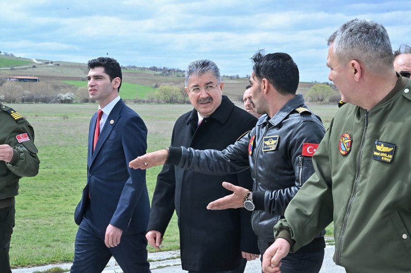 Vali Yılmaz'dan İnönü THK Havacılık Eğitim Merkezi'ne Ziyaret - Görsel 4