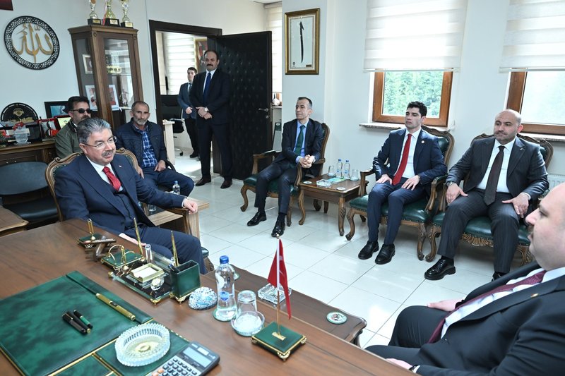 Vali Yılmaz İnönü Belediyesini Ziyaret Etti, Zaferin 105. Yıl Dönümü Programlarına Değindi - Görsel 5