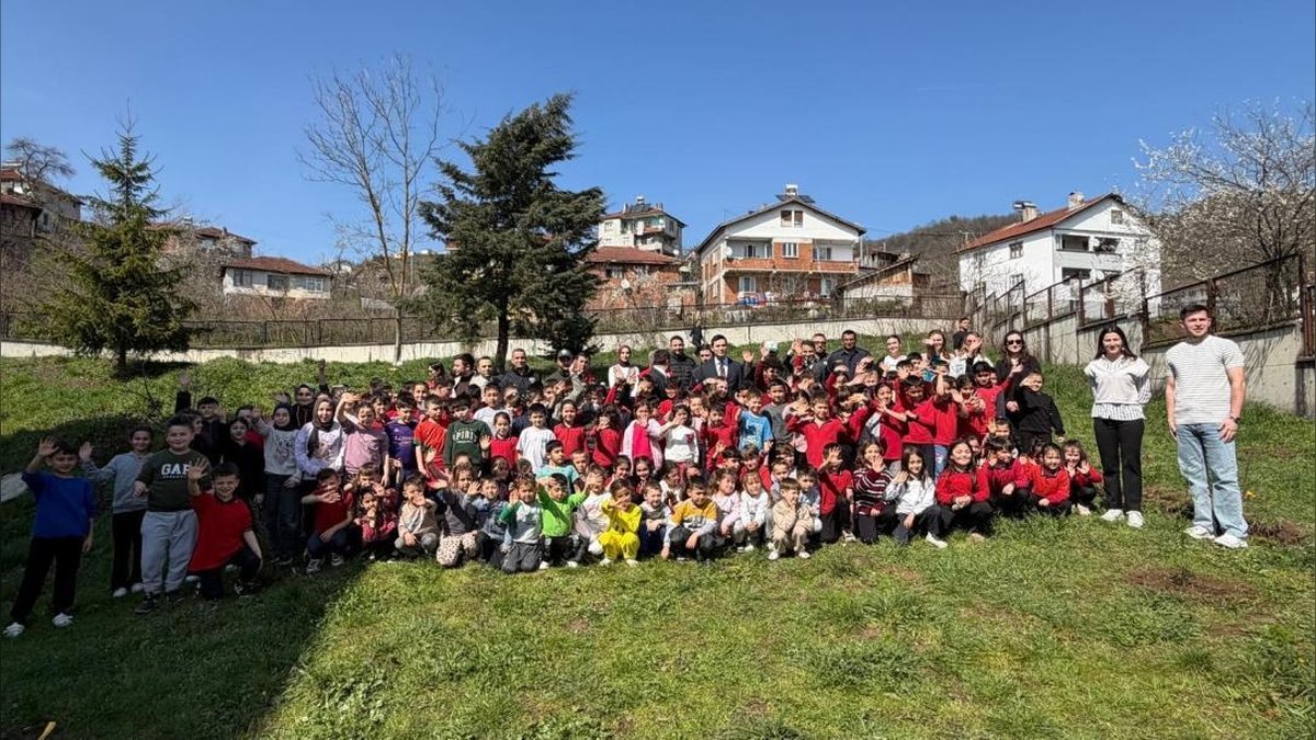 Yığılca'da Orman Haftası'nda Fidanlar Toprakla Buluştu