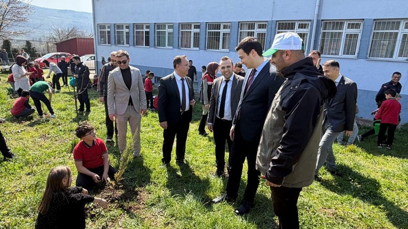 Yığılca'da Orman Haftası'nda Fidanlar Toprakla Buluştu - Görsel 3