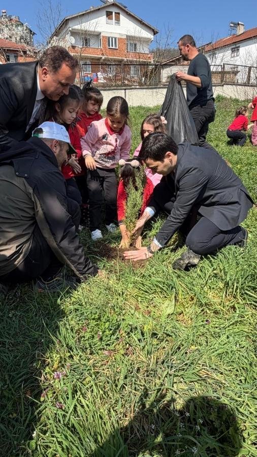 Yığılca'da Orman Haftası'nda Fidanlar Toprakla Buluştu - Görsel 5