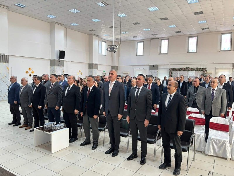 Yüreğir'de 2025-2026 Eğitim Yılı Okul Müdürleri Değerlendirme Toplantısı Yapıldı - Görsel 2