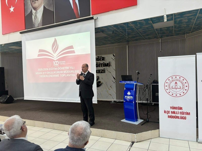 Yüreğir'de 2025-2026 Eğitim Yılı Okul Müdürleri Değerlendirme Toplantısı Yapıldı - Görsel 5