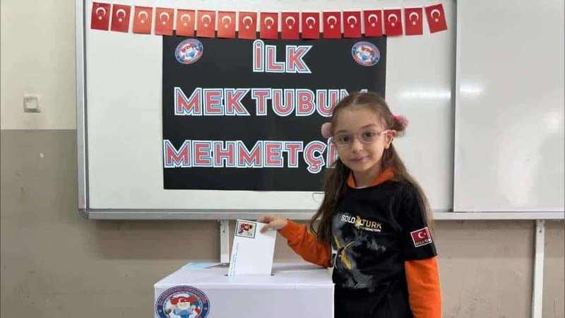 Minik Kalemlerden Mehmetçiğe Duygu Dolu Mektuplar Aksaray'dan Gönderildi