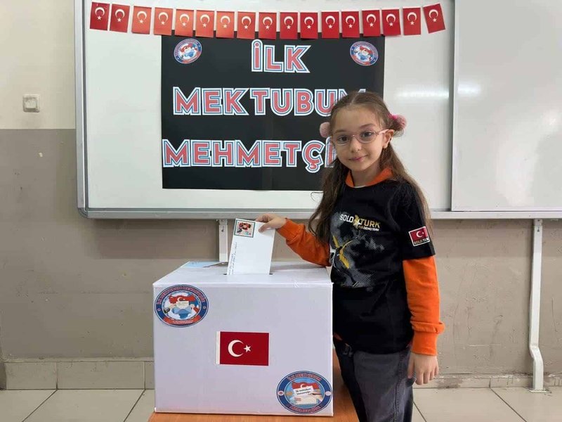 Minik Kalemlerden Mehmetçiğe Duygu Dolu Mektuplar Aksaray'dan Gönderildi - Görsel 2