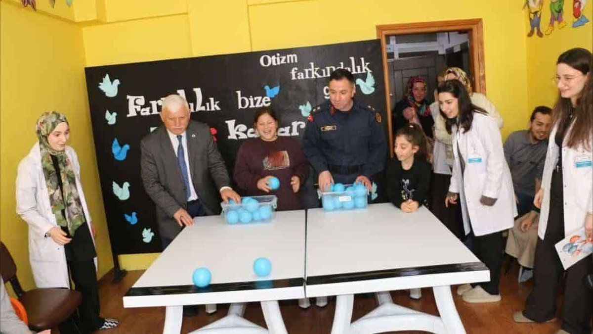 Of'ta Dünya Otizm Farkındalık Günü Kutlandı
