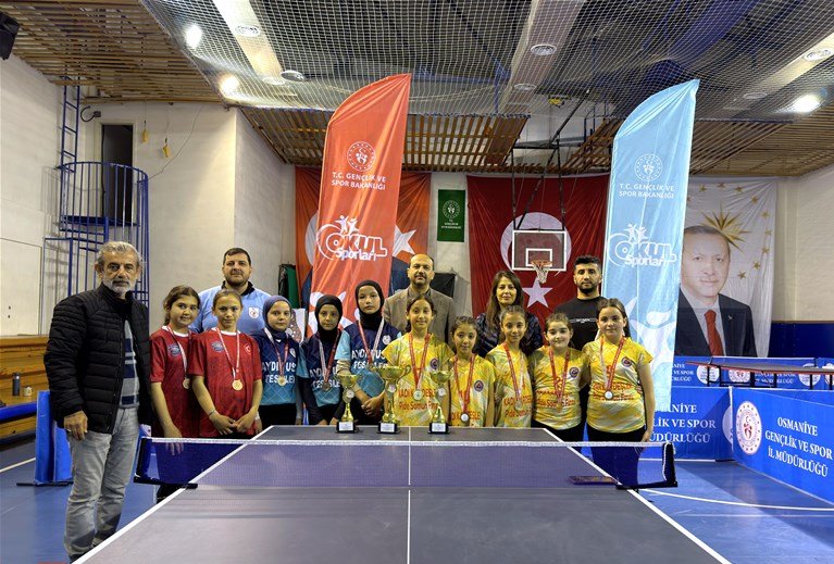Osmaniye'de Küçükler Kızlar Masa Tenisi İl Birinciliği Tamamlandı - Görsel 2