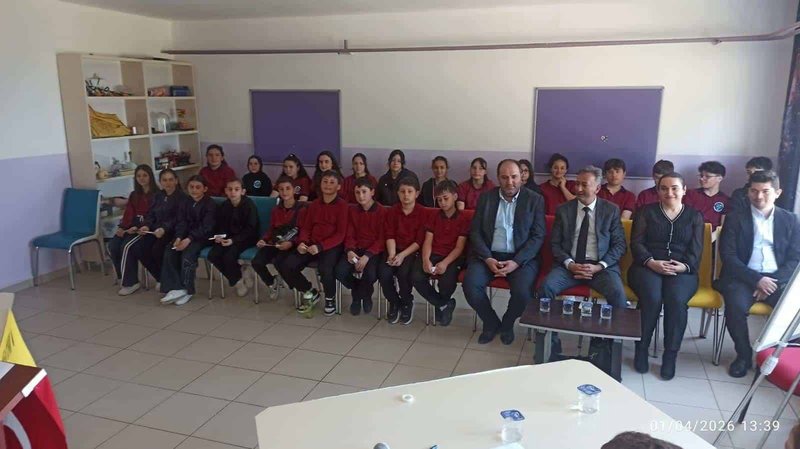 Türkeli'de 'Geleceğin Liderleri Yetişiyor' Münazara Etkinliği - Görsel 3