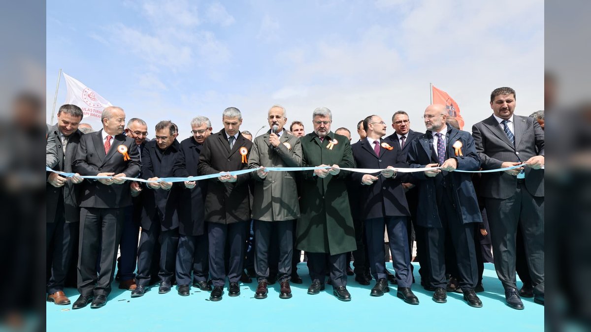 Afyonkarahisar'da Ulaşım Ağını Güçlendiren Önemli Projeler Açıldı ve Temeli Atıldı