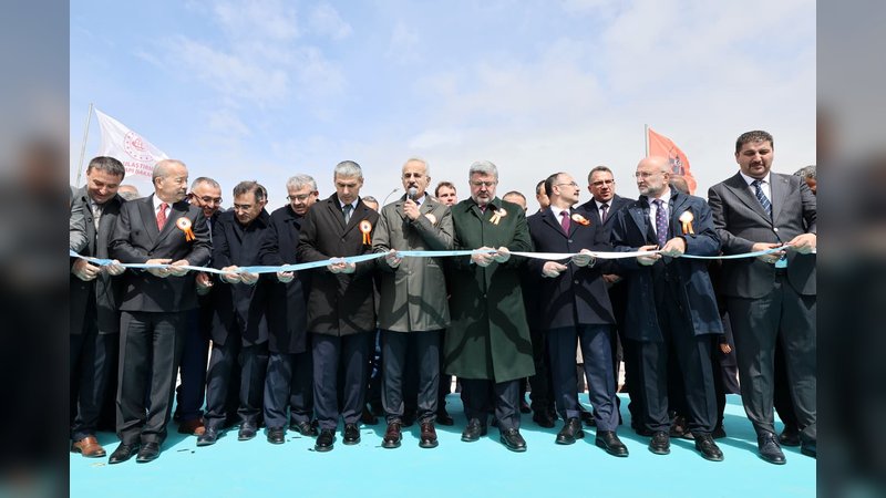Afyonkarahisar'da Ulaşım Ağını Güçlendiren Önemli Projeler Açıldı ve Temeli Atıldı