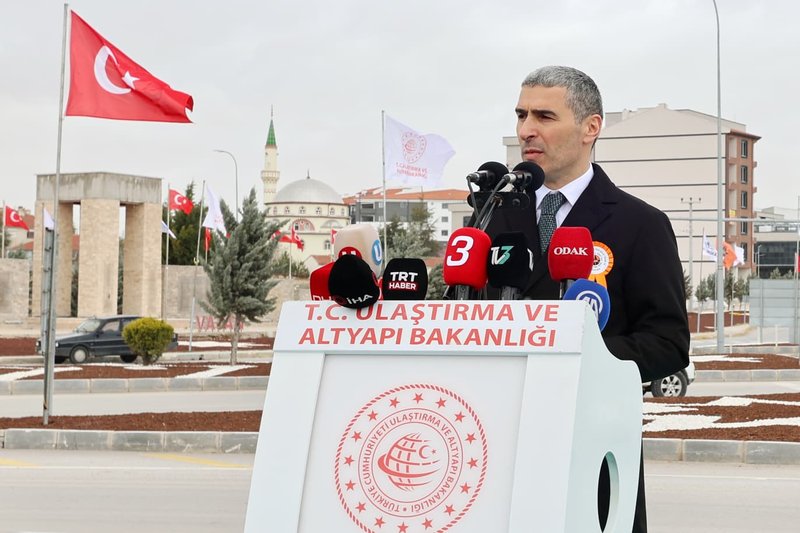 Afyonkarahisar'da Ulaşım Ağını Güçlendiren Önemli Projeler Açıldı ve Temeli Atıldı - Görsel 4