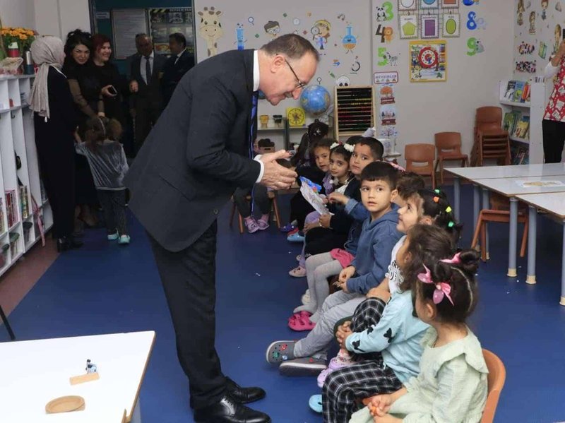 Antalya'da 'Suzan Teyze Kütüphanesi' Miniklerle Buluştu - Görsel 3