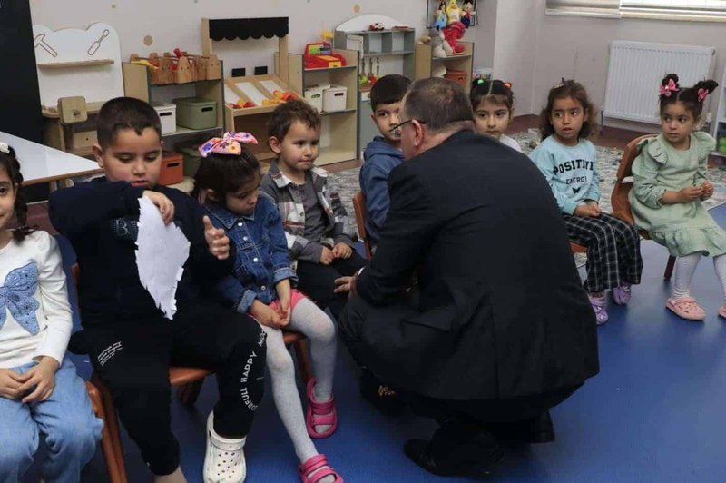 Antalya'da 'Suzan Teyze Kütüphanesi' Miniklerle Buluştu - Görsel 4