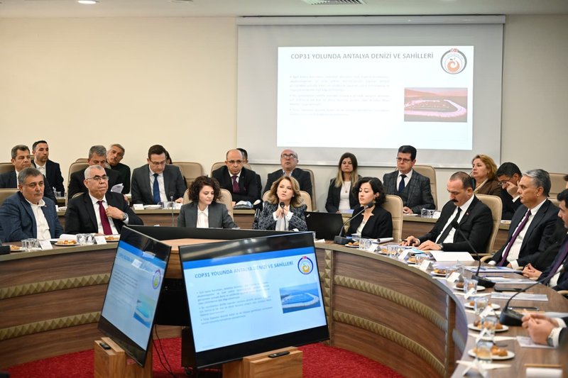 Antalya Valiliği'nden "Mavi Akdeniz" İnisiyatifi: Kıyıların ve Deniz Ekosisteminin Korunması İçin Kapsamlı Toplantı - Görsel 3