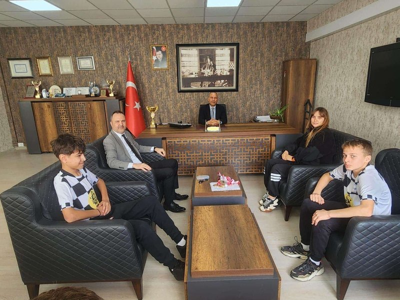 Bayraklı'dan Şampiyonlar Geçidi: Nedret İlhan Keten Ortaokulu'ndan Türkiye ve İl Dereceleri - Görsel 5