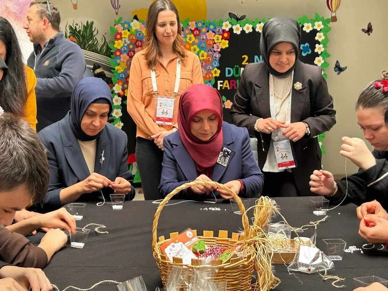Düzce'de 'Maarifin Kalbinde Çocuk Atölyesi' Otizm Farkındalığına Odaklandı - Görsel 2