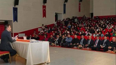 Fatsa'da Öğrencilerle Yazar Buluşması: 'Okuyan Nesil, Güçlü Gelecek' Projesi