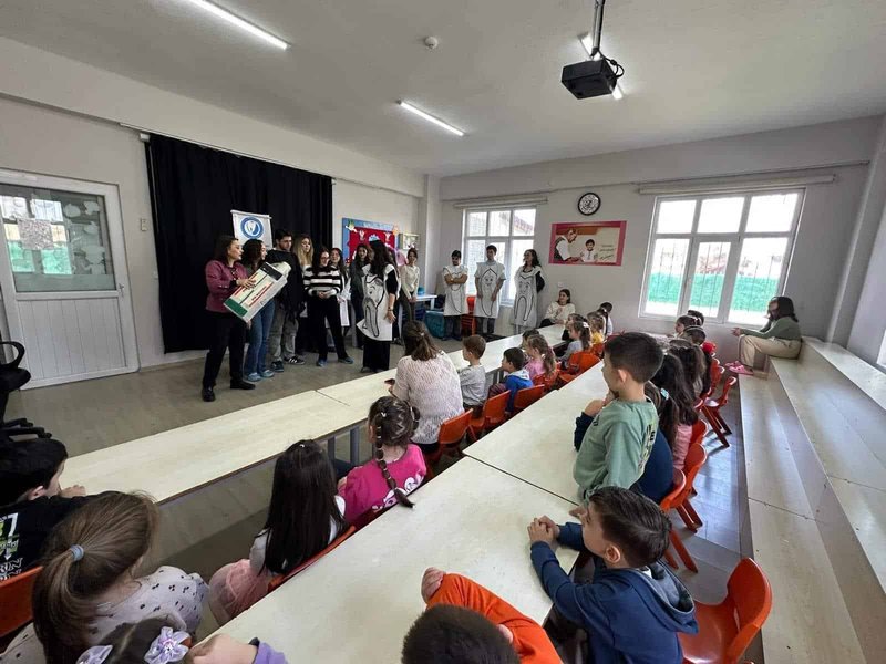 Gaziemir'de 'Ağız ve Diş Sağlığı Projesi' Öğrenci Eğitimleri Devam Ediyor - Görsel 4