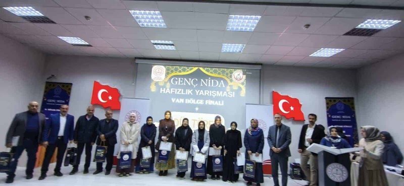 Genç Nidâ Kız Hafızlık Yarışması Bölge Finali Van'da Yapıldı - Görsel 2