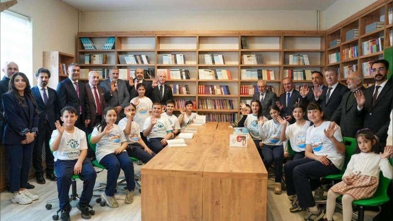 İstanbul Valisi Davut Gül, Sultangazi'de 'Ben Okuyorum İstanbul Okuyor' Projesi Kapsamında Okuma Alanları Açtı