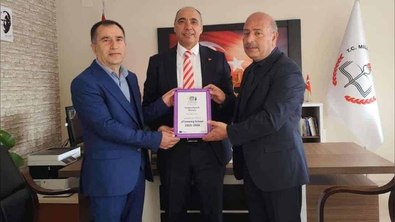 Kalaba Atatürk İlkokulu'ndan E-Twinning Okulu Başarısı